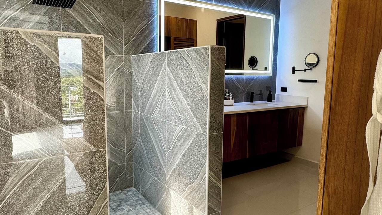 Photo of Bathroom in Pacific Marlin