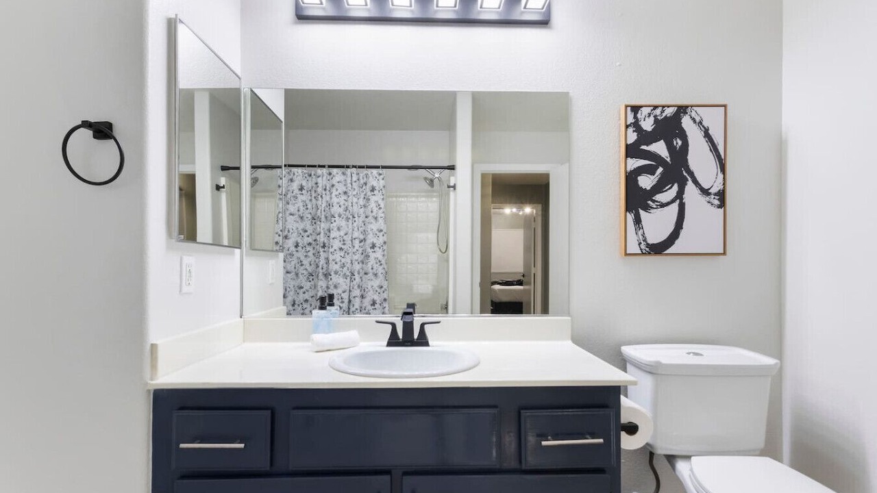 Photo of Bathroom in North Las Vegas