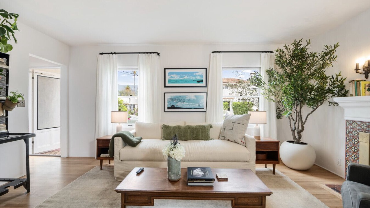 Photo of Livingroom in West Beach