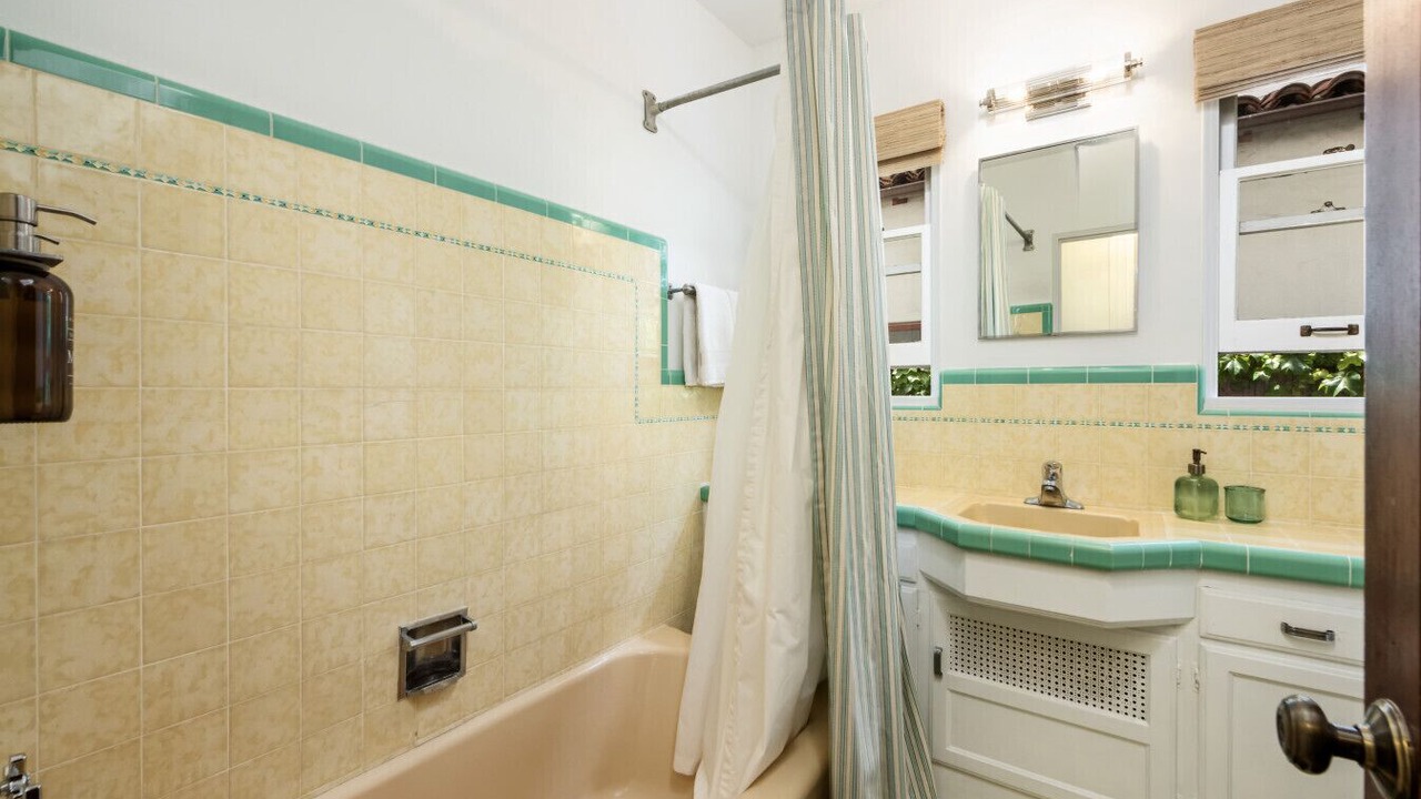 Photo of Bathroom in West Beach