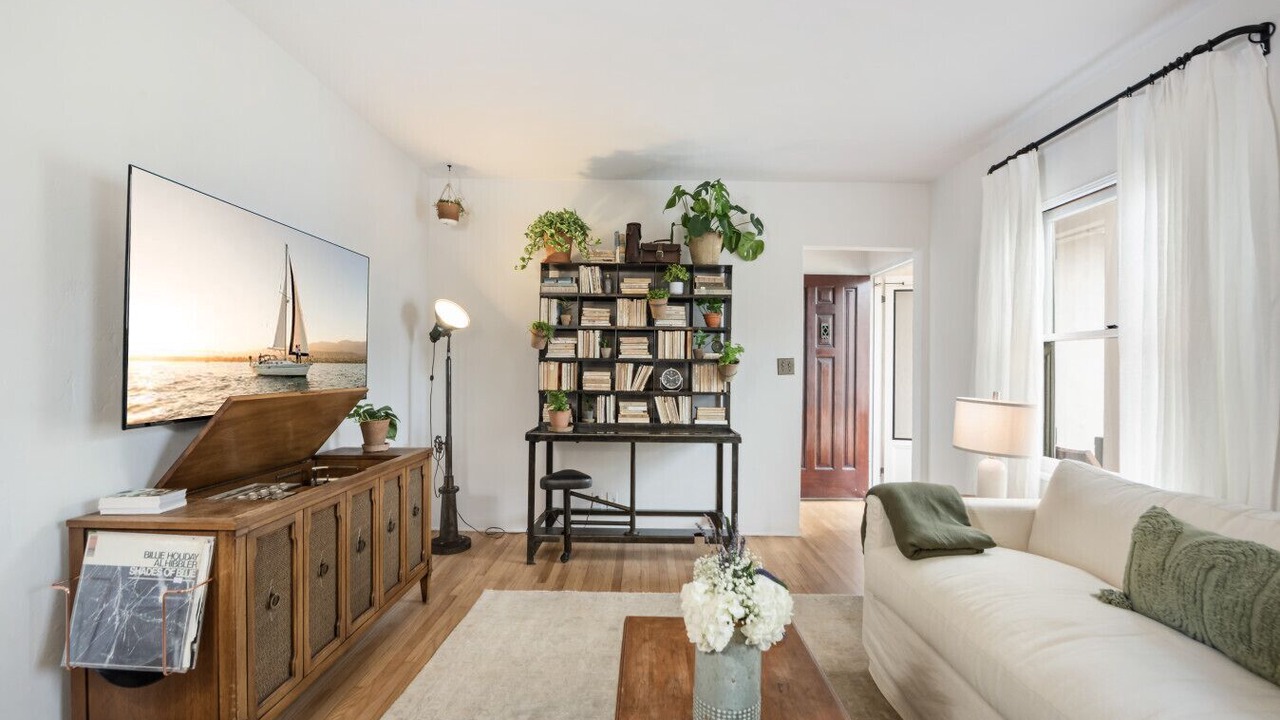 Photo of Livingroom in West Beach