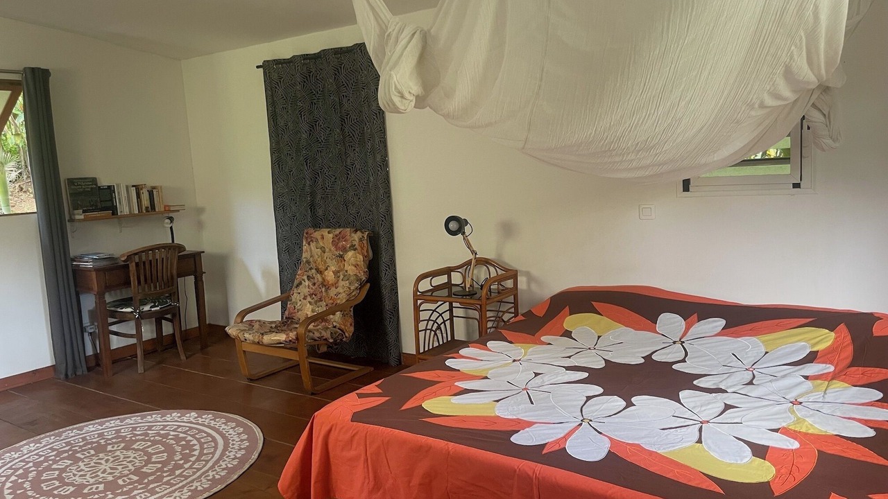 Photo of Bedroom in Ha'apiti