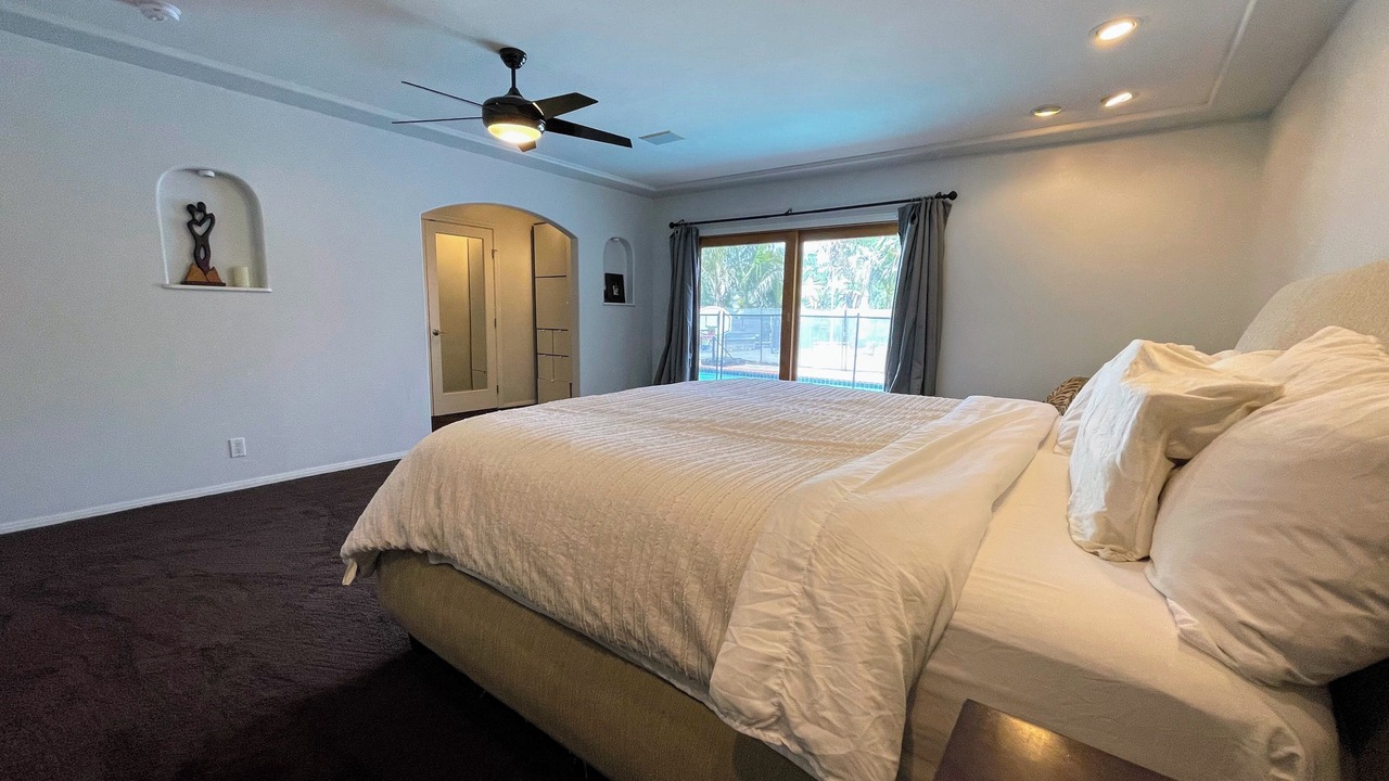 Photo of Bedroom in Allied Gardens