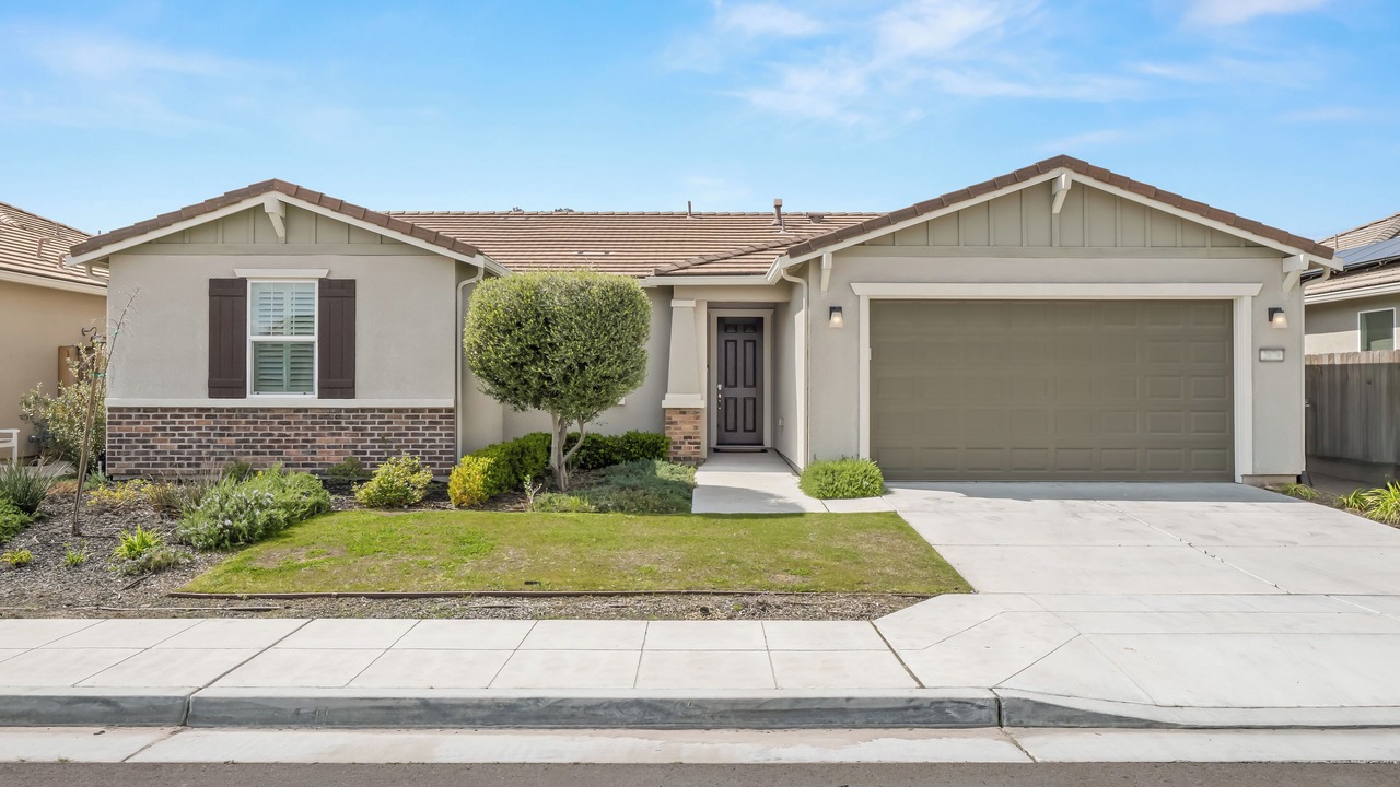 Photo of Outdoor in Raisin