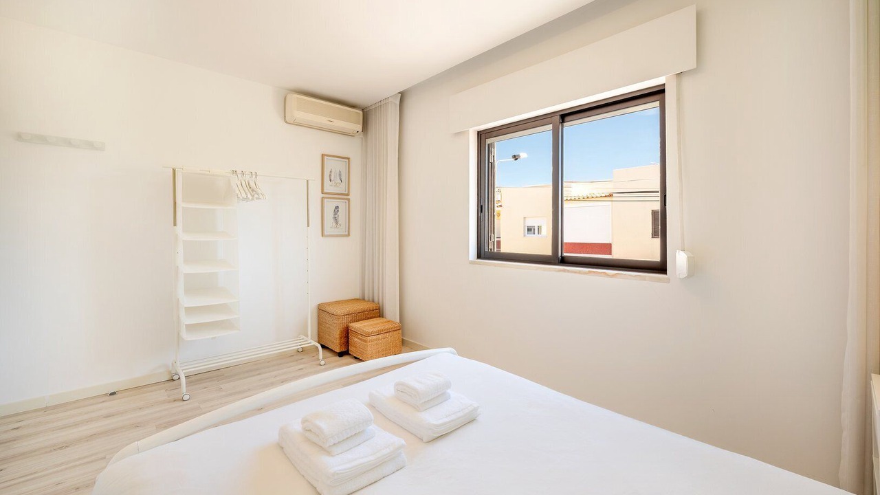 Photo of Bedroom in Charneca de Caparica e Sobreda