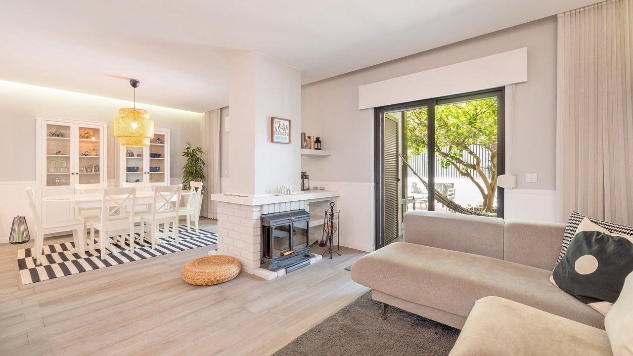 Photo of Livingroom in Charneca de Caparica e Sobreda