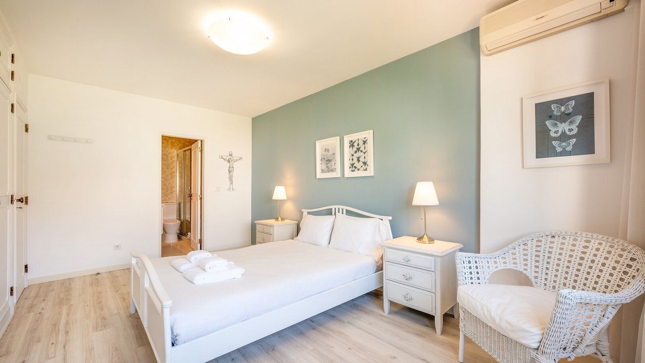 Photo of Bedroom in Charneca de Caparica e Sobreda