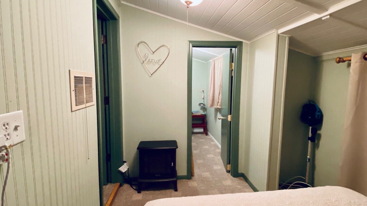 Photo of Bedroom in Green Valley Lake