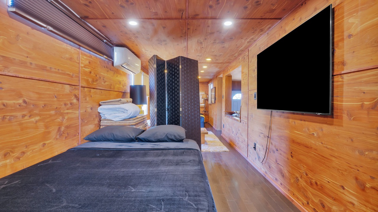 Photo of Bedroom in Bombay Beach