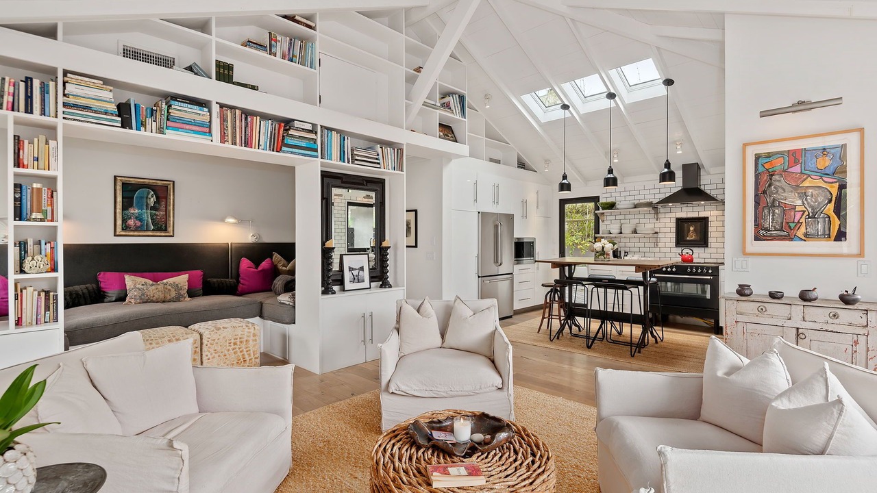 Photo of Livingroom in East Mesa