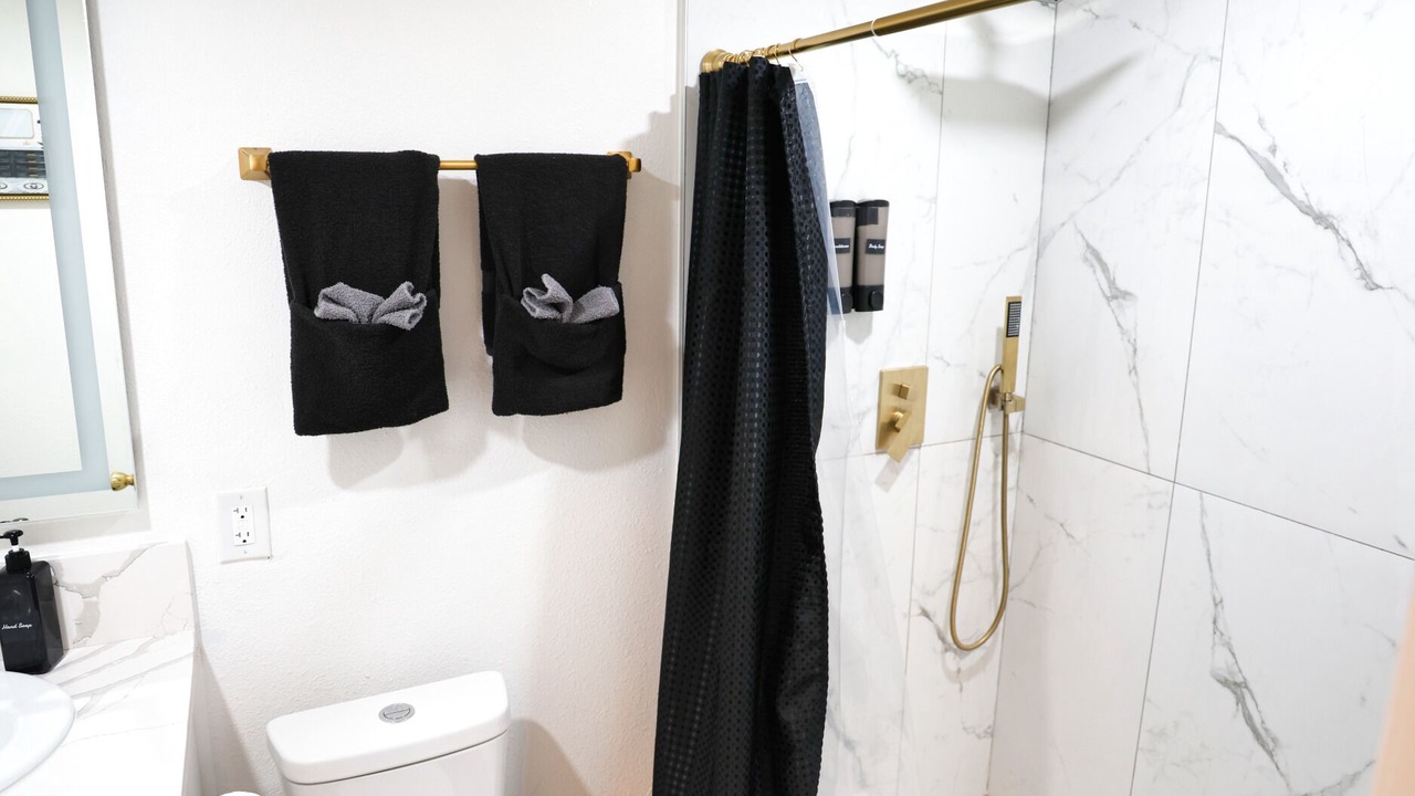 Photo of Bathroom in Gateway District