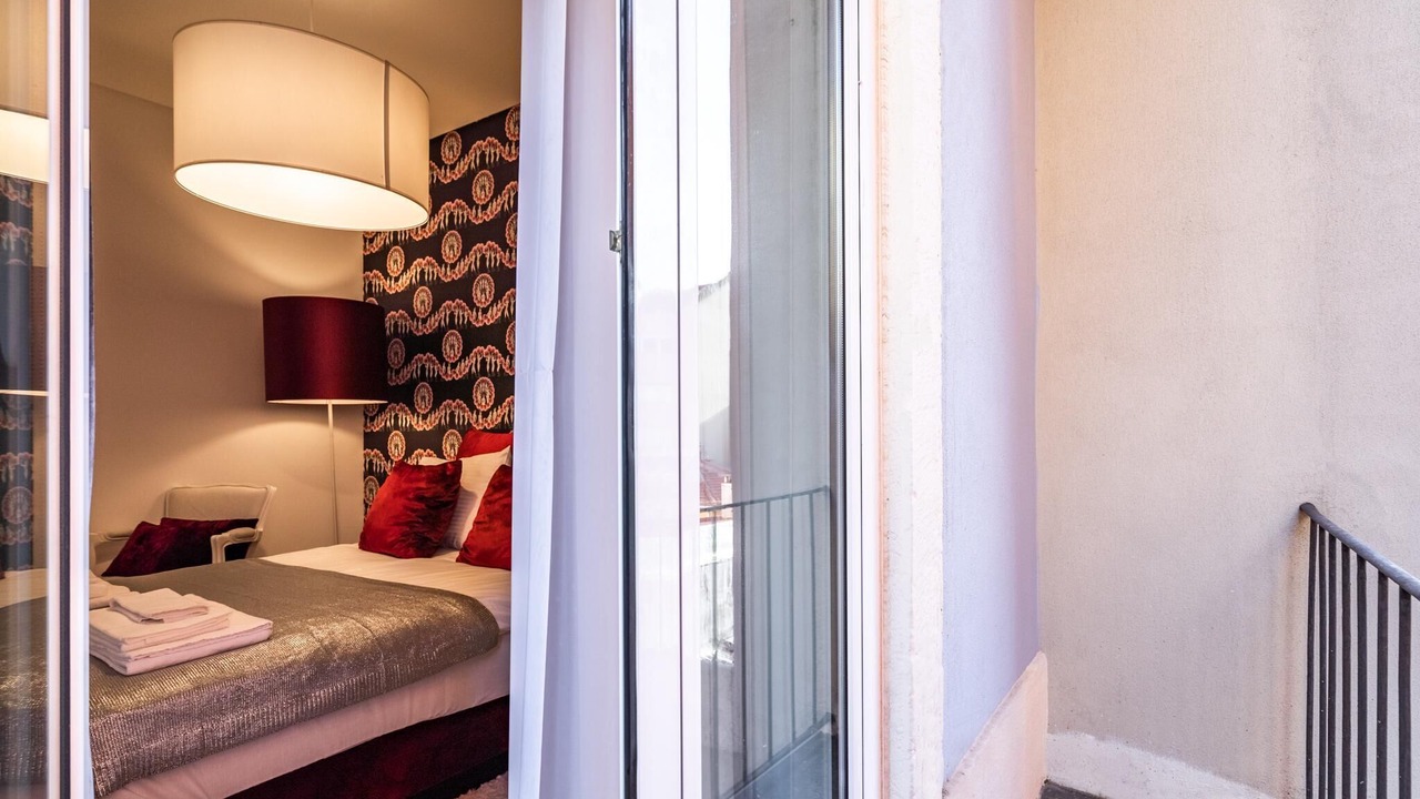 Photo of Bedroom in Lisbon Old Town
