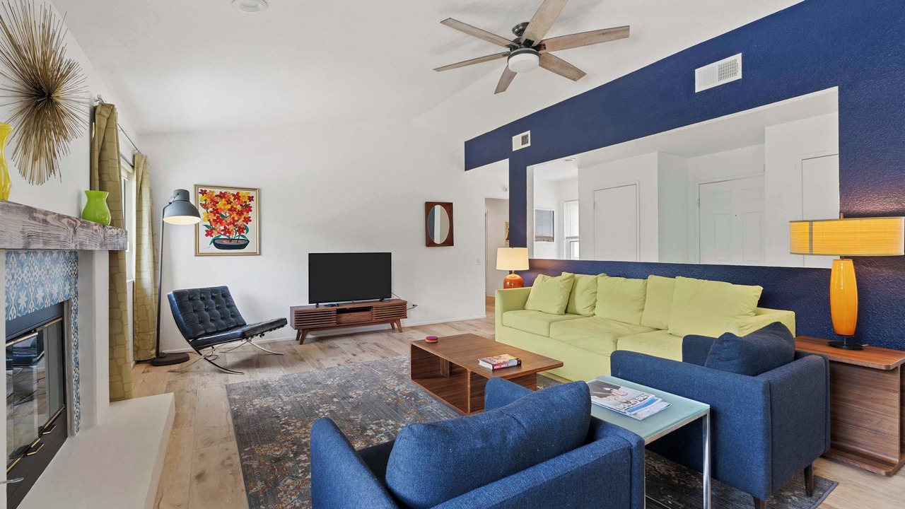 Photo of Bedroom in Racquet Club South