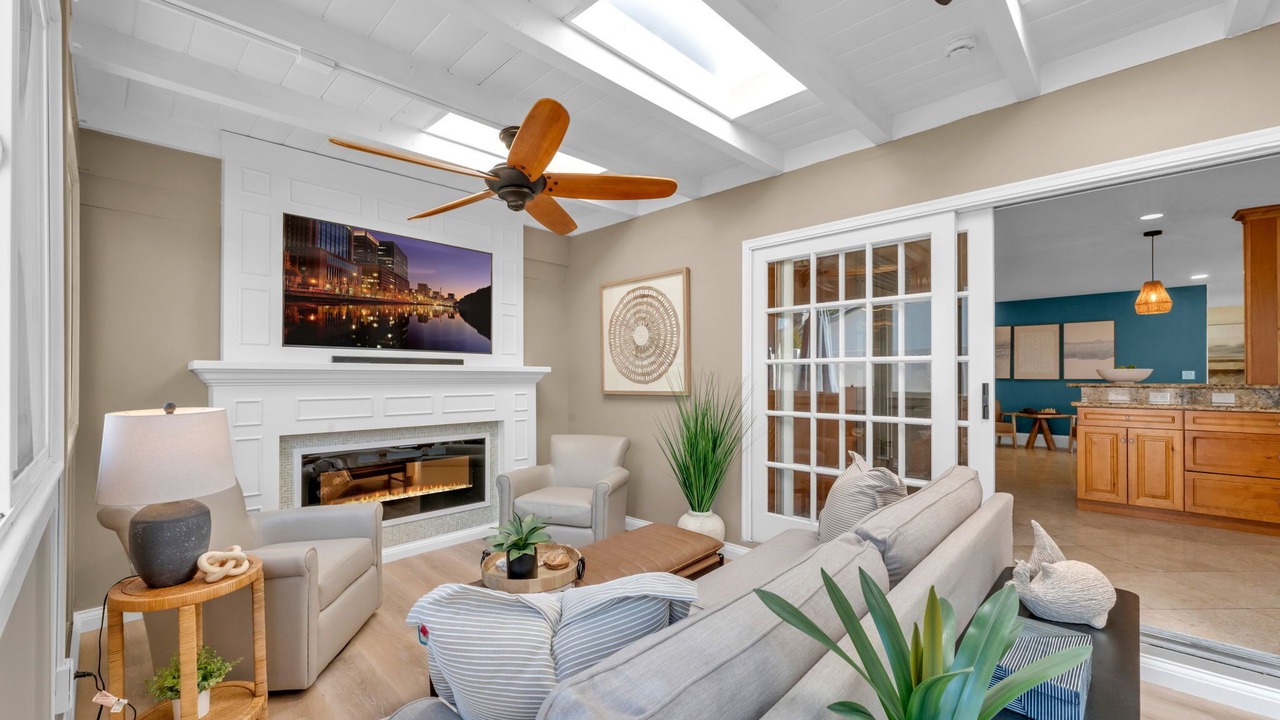 Photo of Livingroom in Allied Gardens