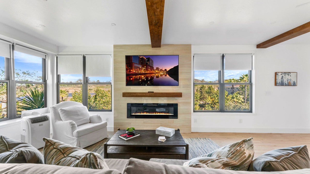 Photo of Livingroom in Allied Gardens