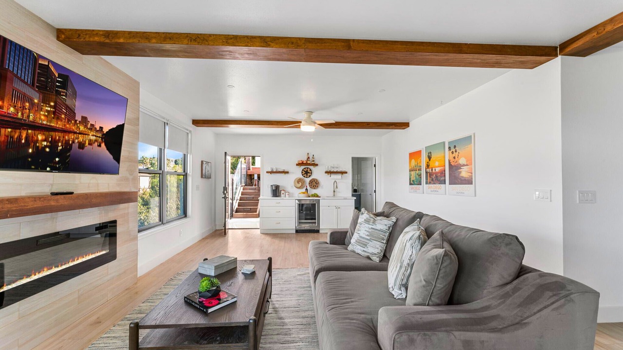 Photo of Livingroom in Allied Gardens