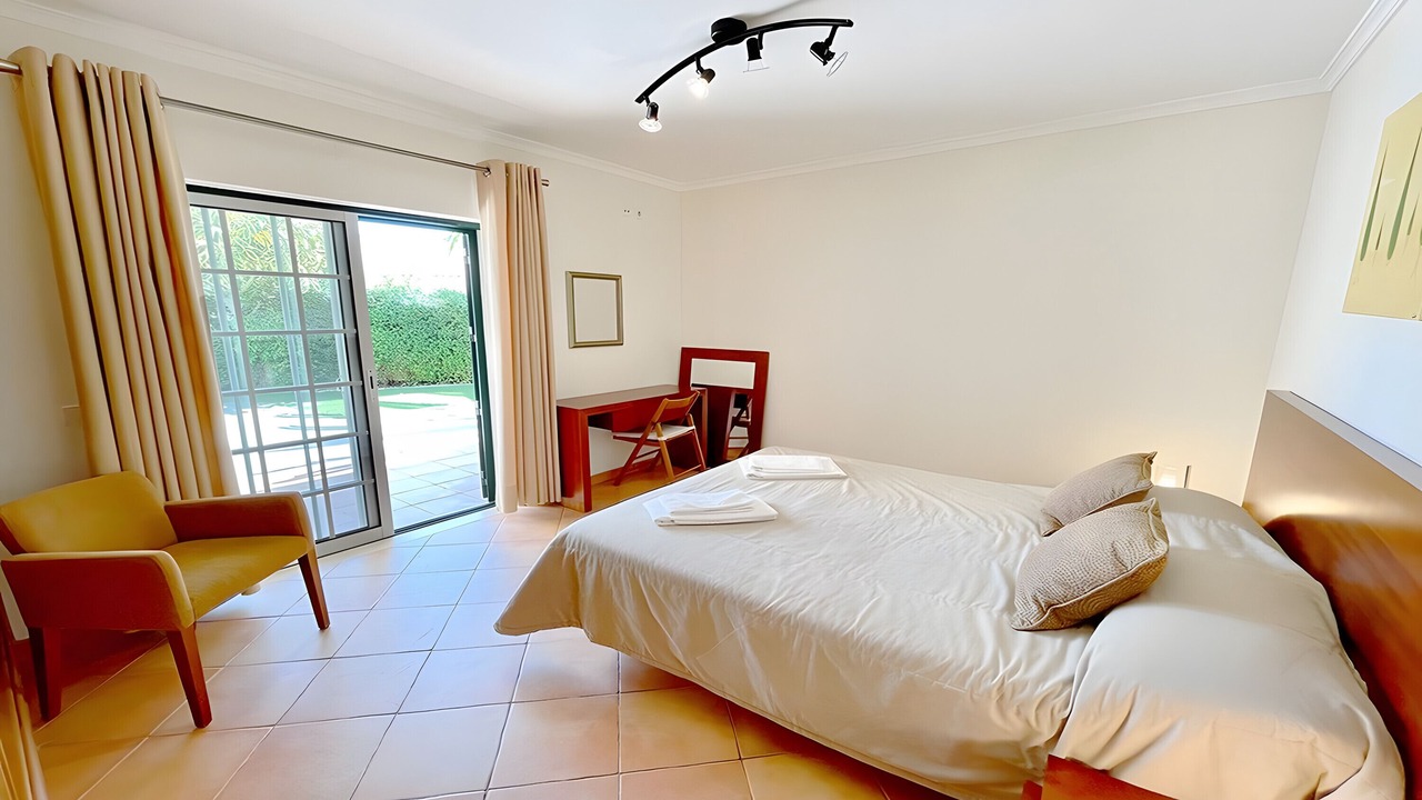 Photo of Bedroom in Albardeira