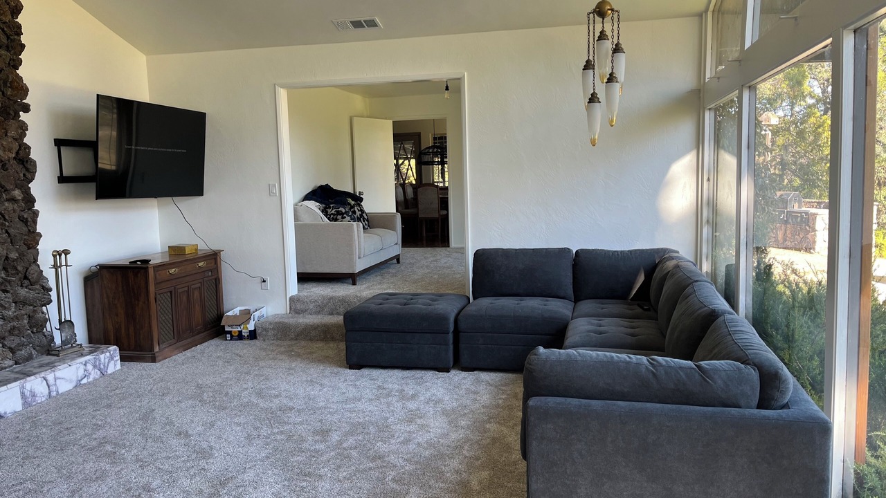 Photo of Livingroom in Lakeport