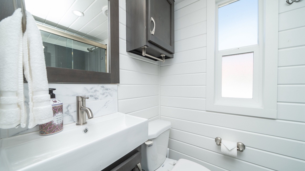 Photo of Bathroom in Parker Strip
