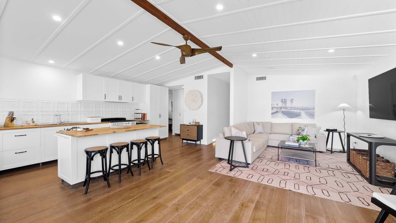 Photo of Livingroom in Mermaid Beach