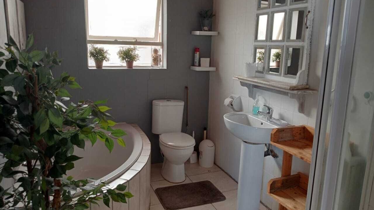 Photo of Bathroom in Jeffreys Bay
