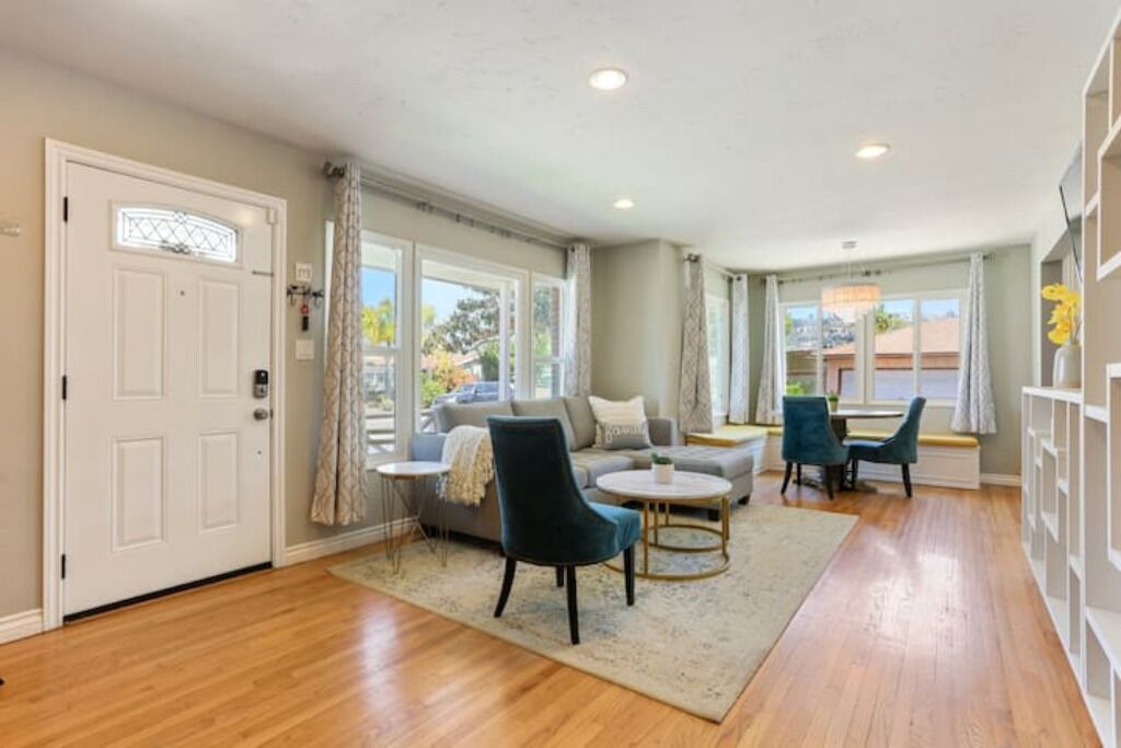 Photo of Livingroom in Allied Gardens