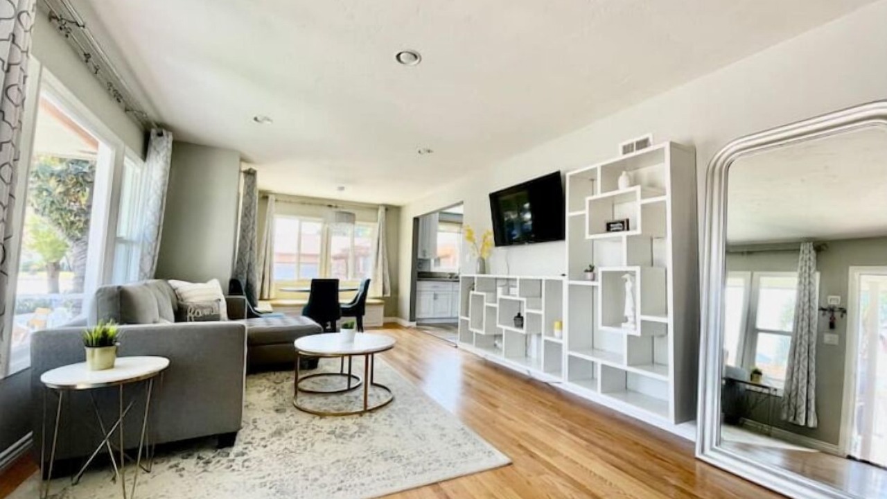 Photo of Livingroom in Allied Gardens
