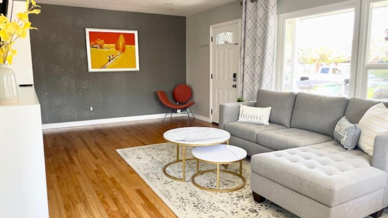 Photo of Livingroom in Allied Gardens