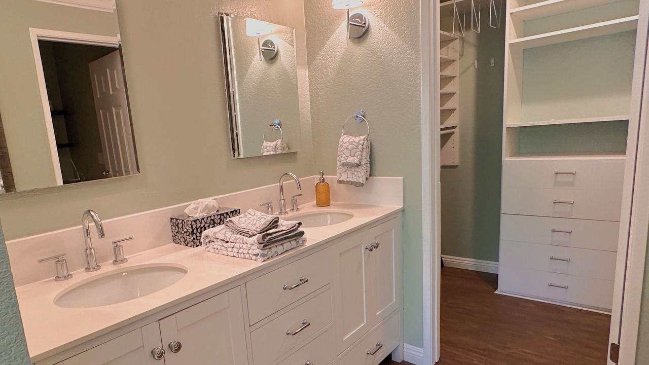 Photo of Bathroom in Oak View