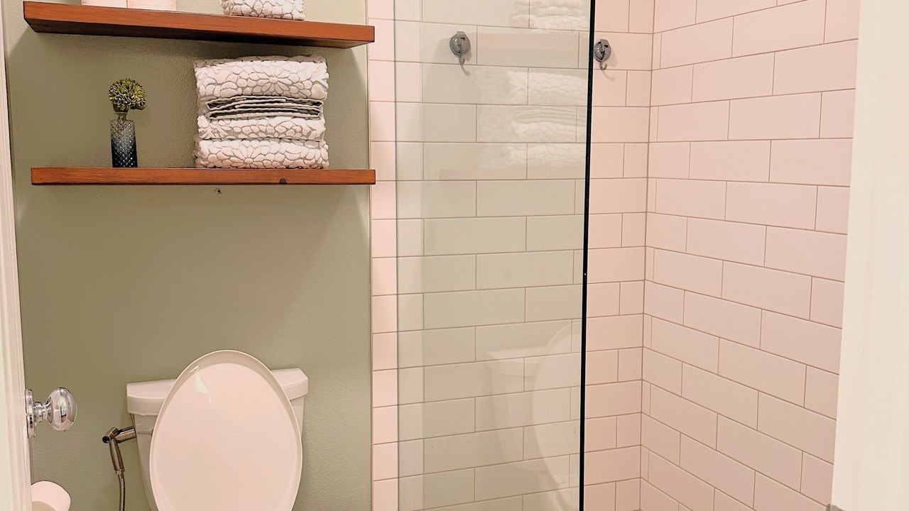 Photo of Bathroom in Oak View