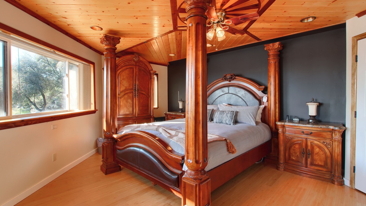 Photo of Bedroom in Ahwahnee