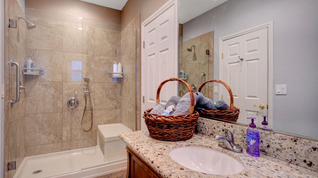 Photo of Bathroom in Canyon Gate