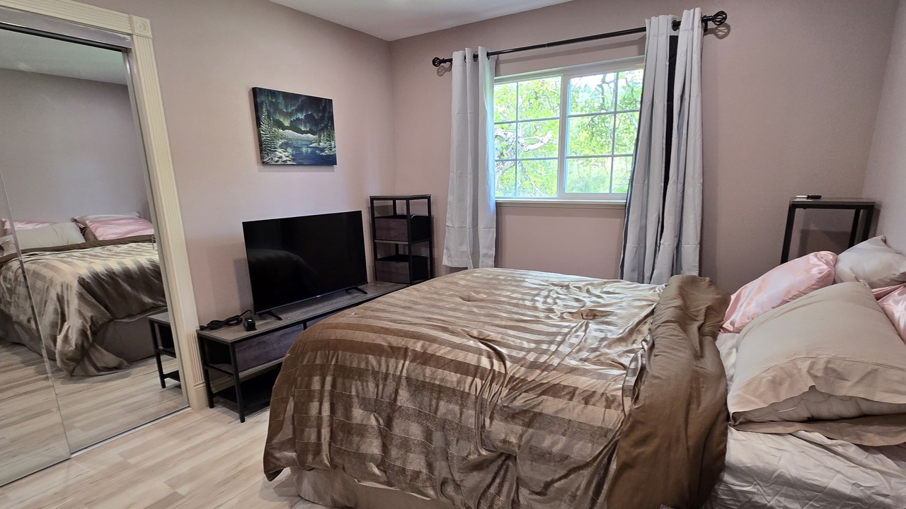 Photo of Bedroom in Yosemite Lakes