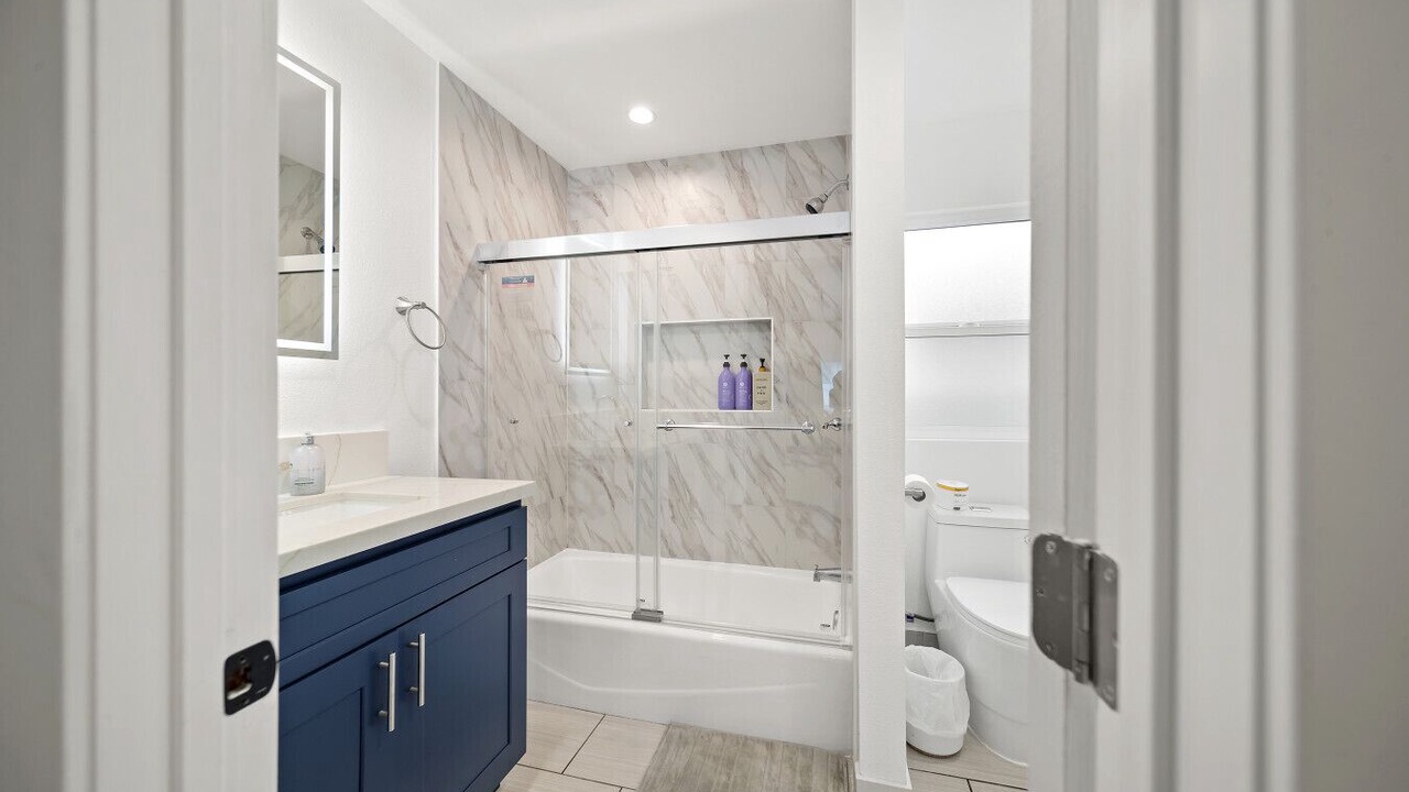 Photo of Bathroom in Lawndale