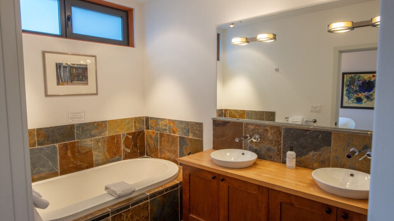 Photo of Bathroom in Ucluelet