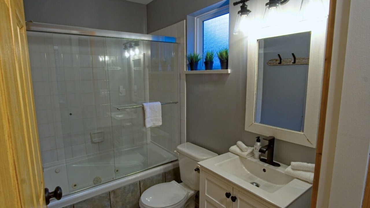 Photo of Bathroom in Ucluelet