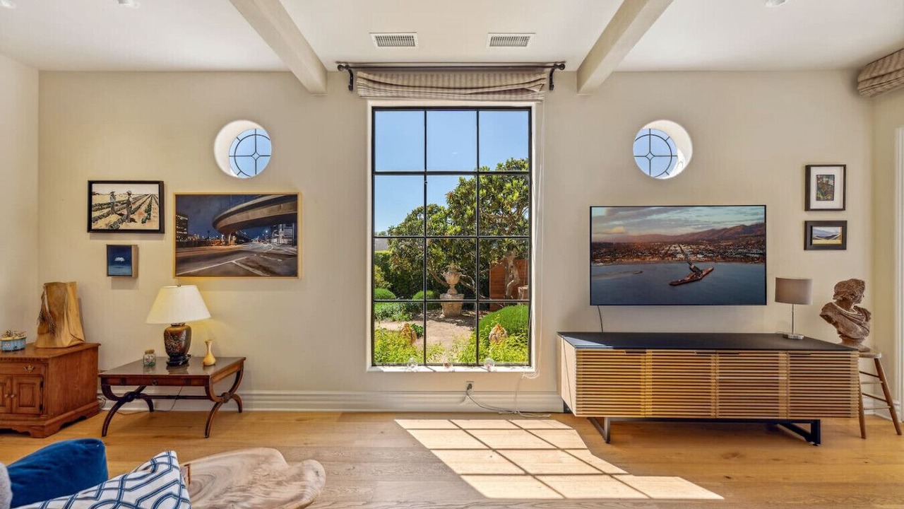 Photo of Livingroom in Toro Canyon