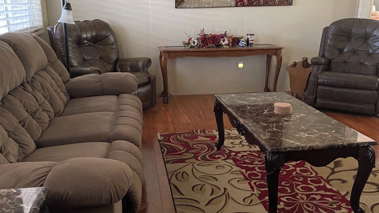 Photo of Livingroom in Parker Strip