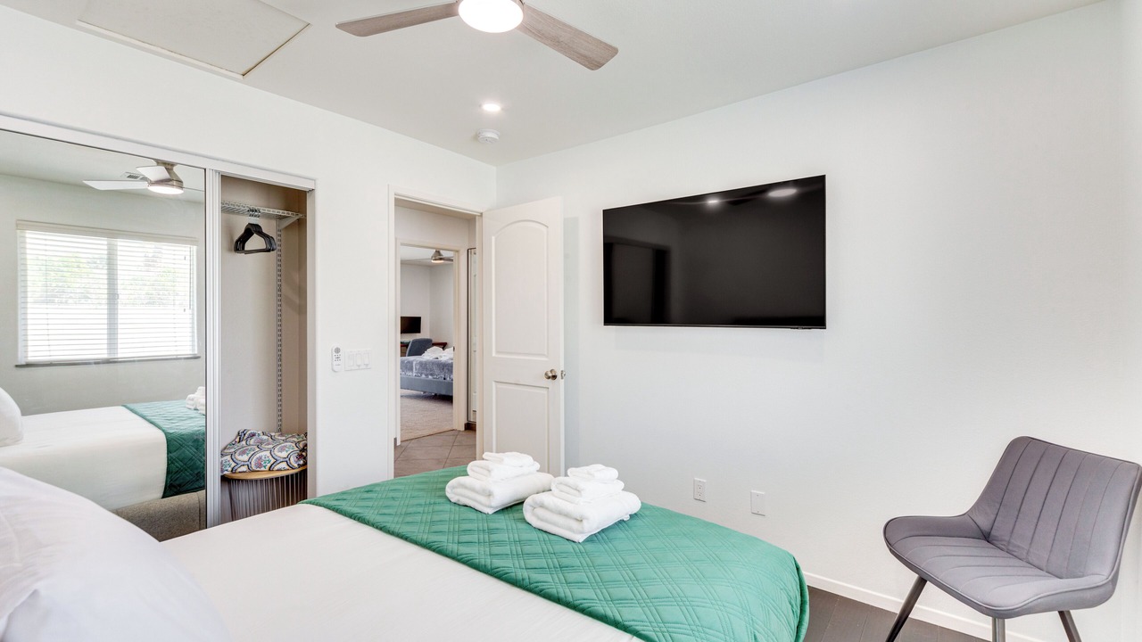 Photo of Bedroom in Racquet Club South