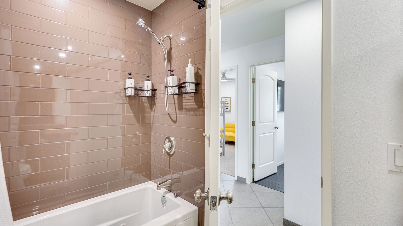 Photo of Bathroom in Racquet Club South