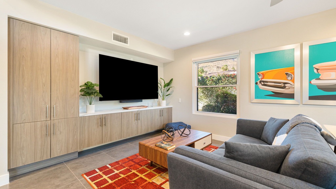 Photo of Livingroom in Canyon Corridor