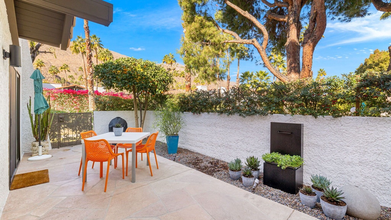 Photo of Outdoor in Canyon Corridor