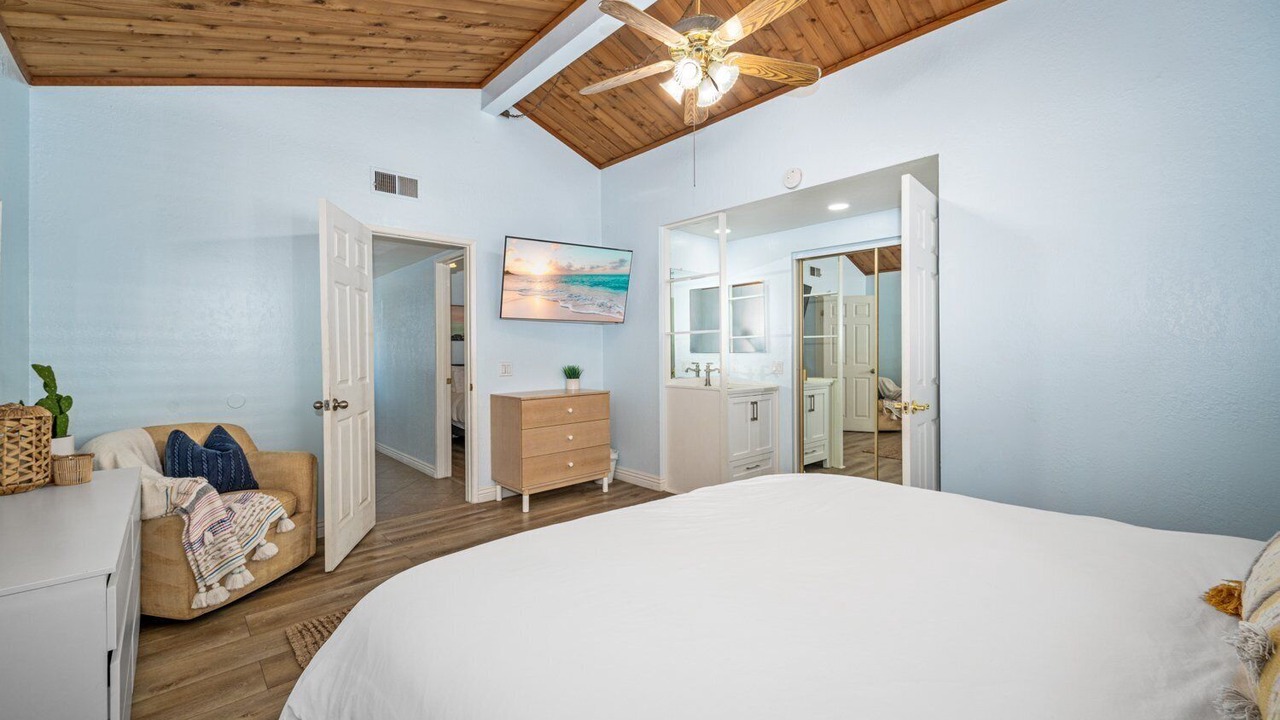 Photo of Bedroom in West Newport