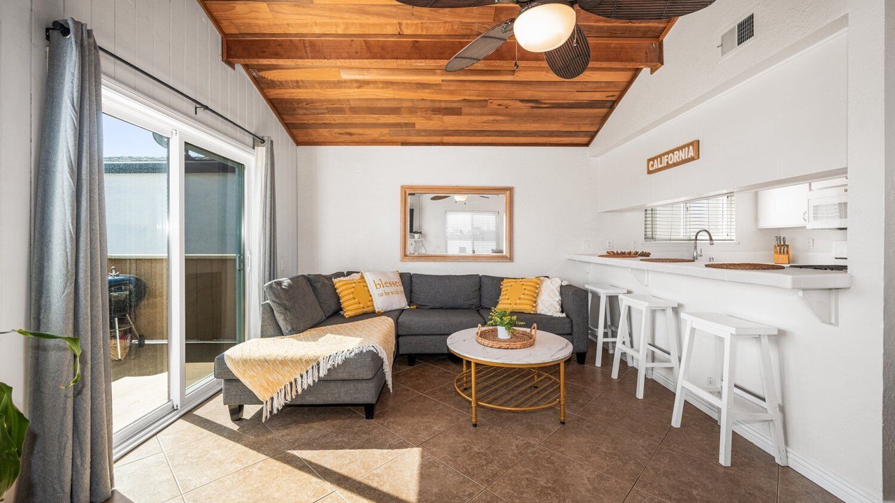 Photo of Livingroom in West Newport