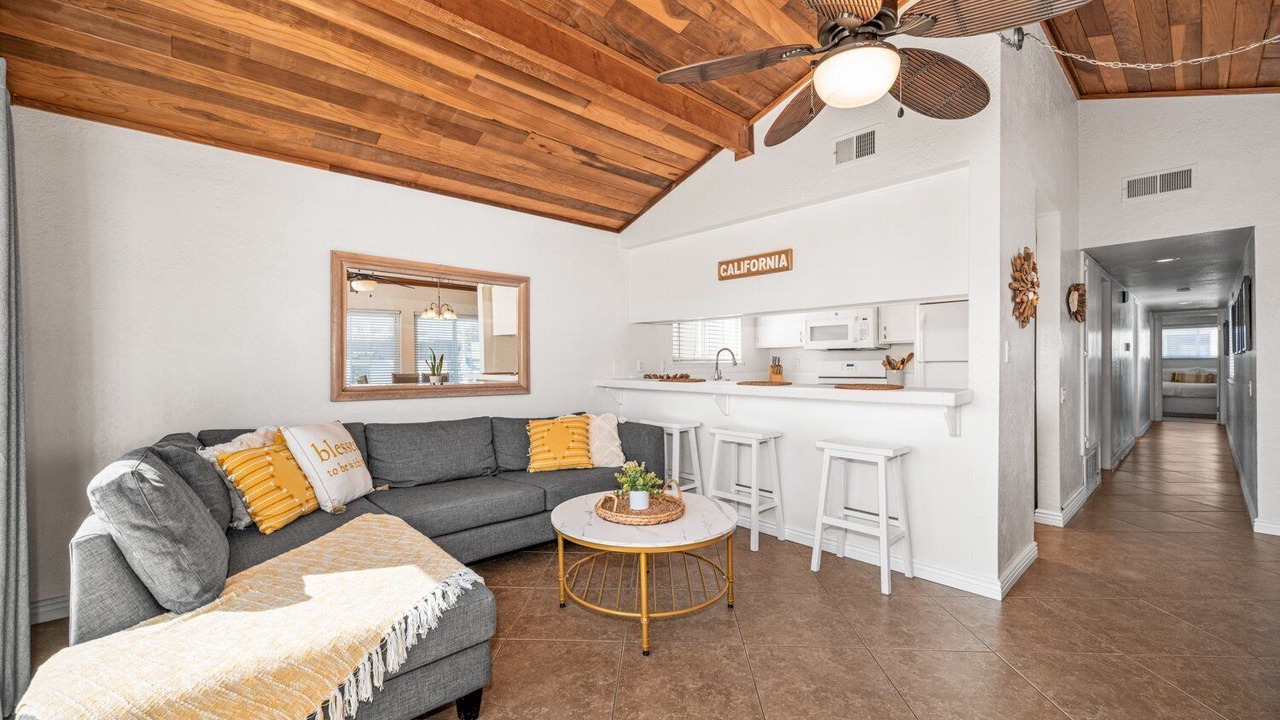 Photo of Livingroom in West Newport