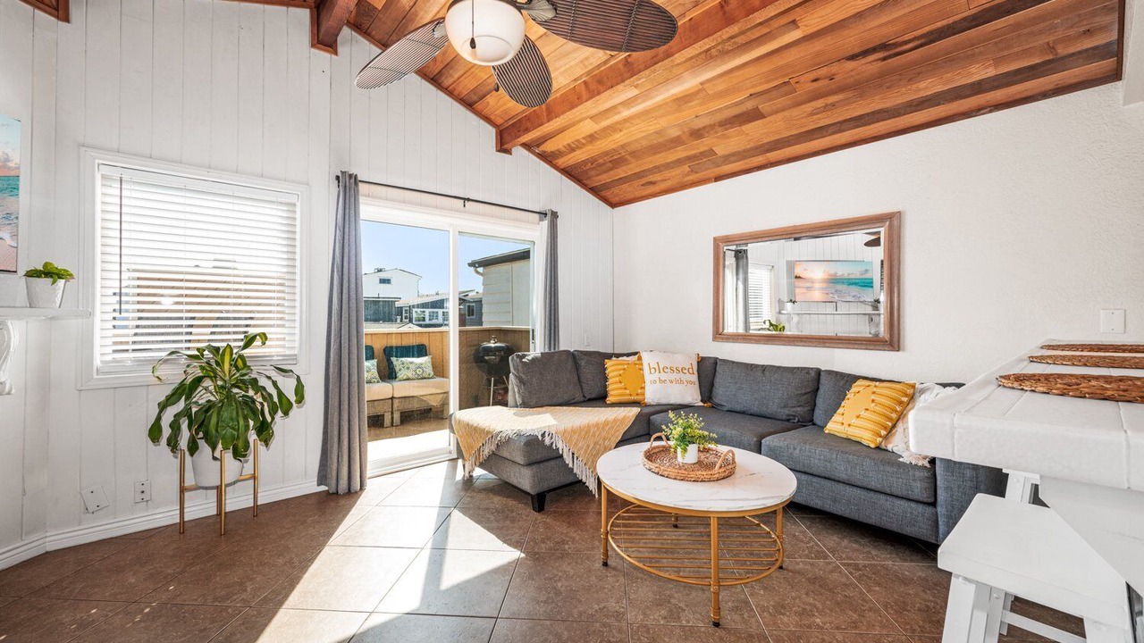 Photo of Livingroom in West Newport