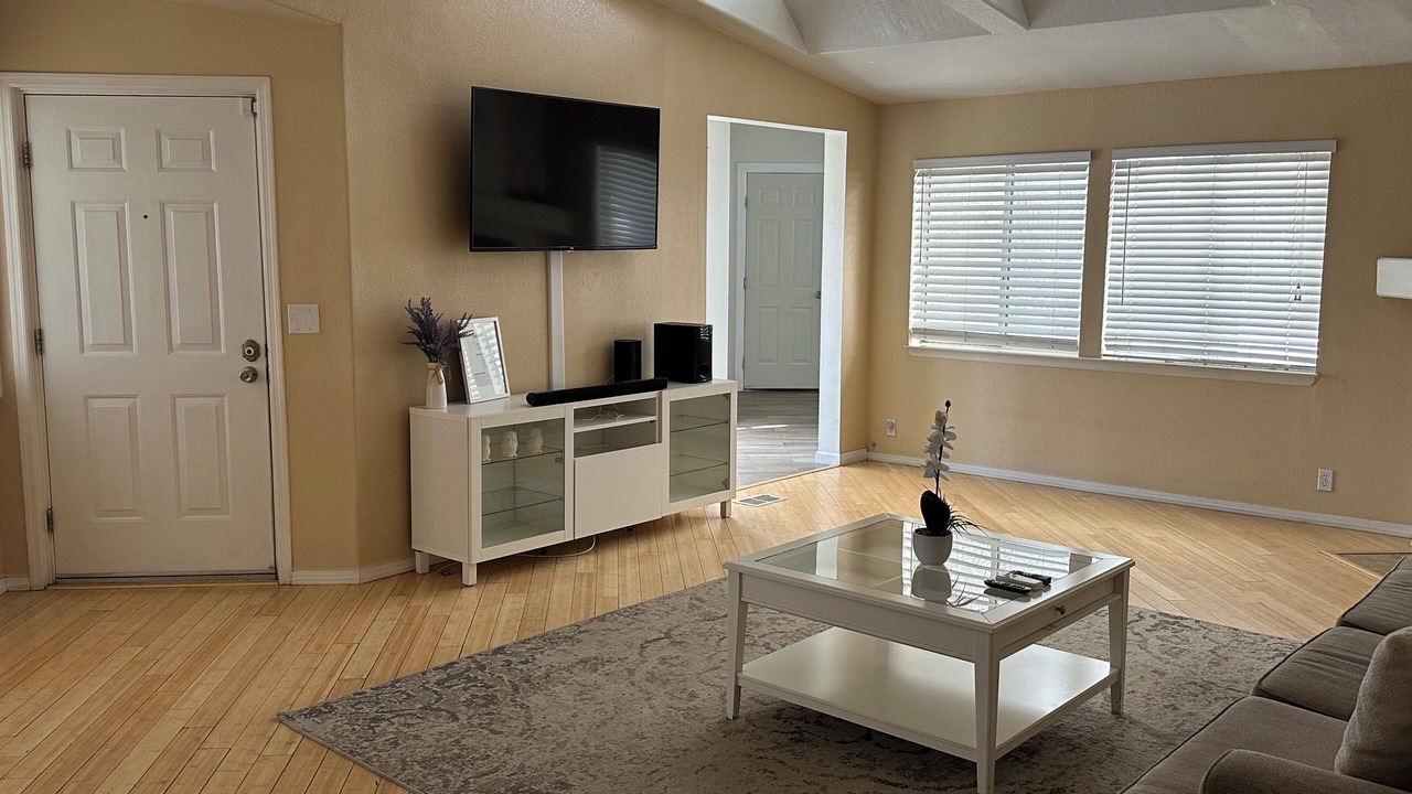 Photo of Livingroom in Sunrise Manor