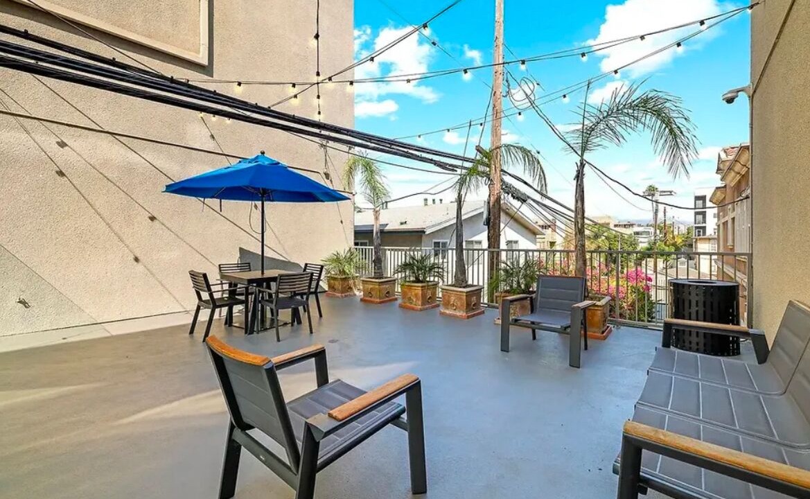 Photo of Outdoor in Wilshire