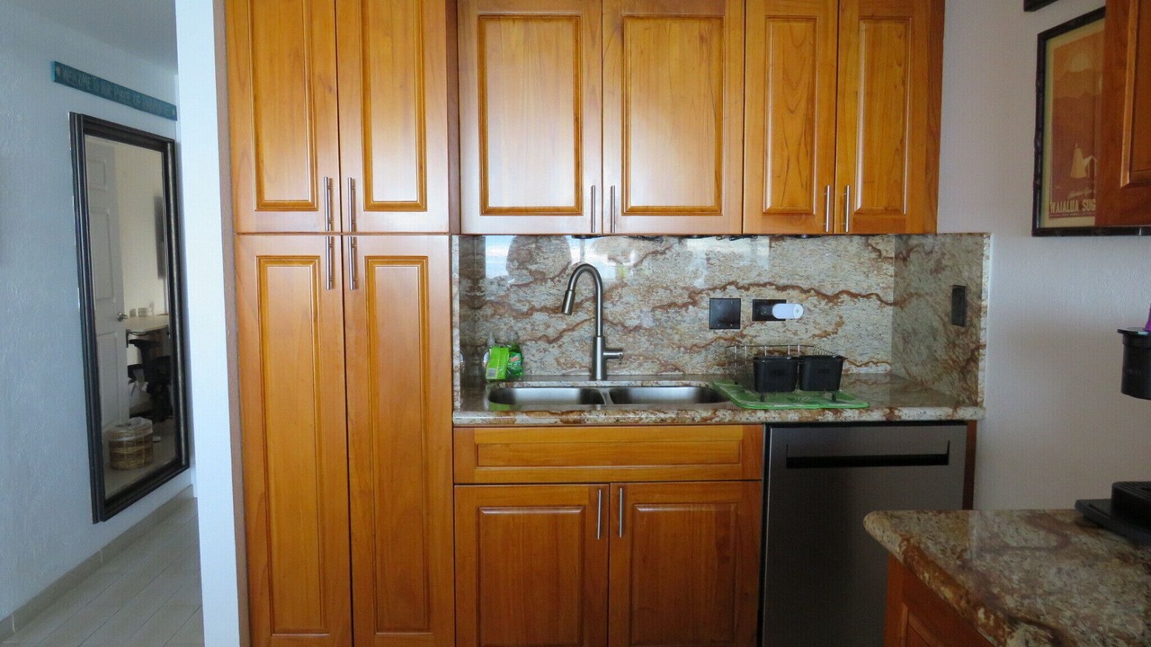 Photo of Kitchen in Mokuleia