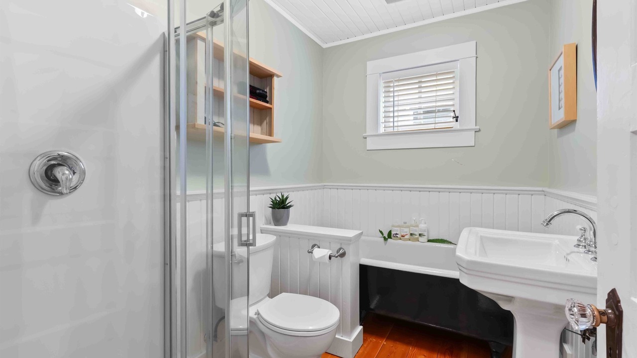 Photo of Bathroom in Ucluelet